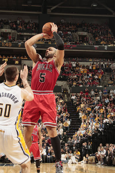 斯图尔特谈雄鹿防守：这是成年人的赛场，他们竟然还在用联防