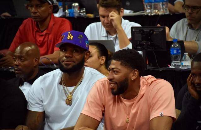 落花有意流水无情？曼城铁卫欲换环境自荐皇马 但后者没兴趣