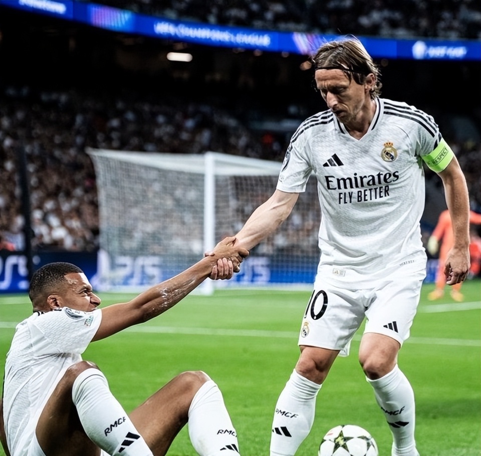 [中超]林良铭传射张玉宁破门 北京国安4-0武汉三镇