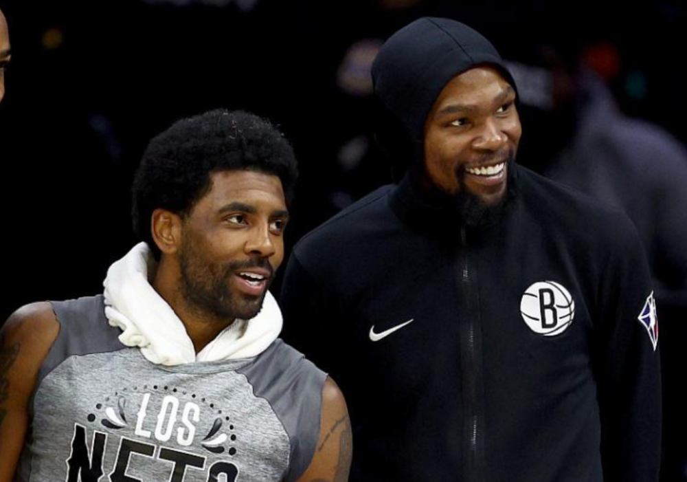 河南00后姑娘李玮洒夺得金腰带，成中国首位女子职业拳击OPBF亚洲冠军